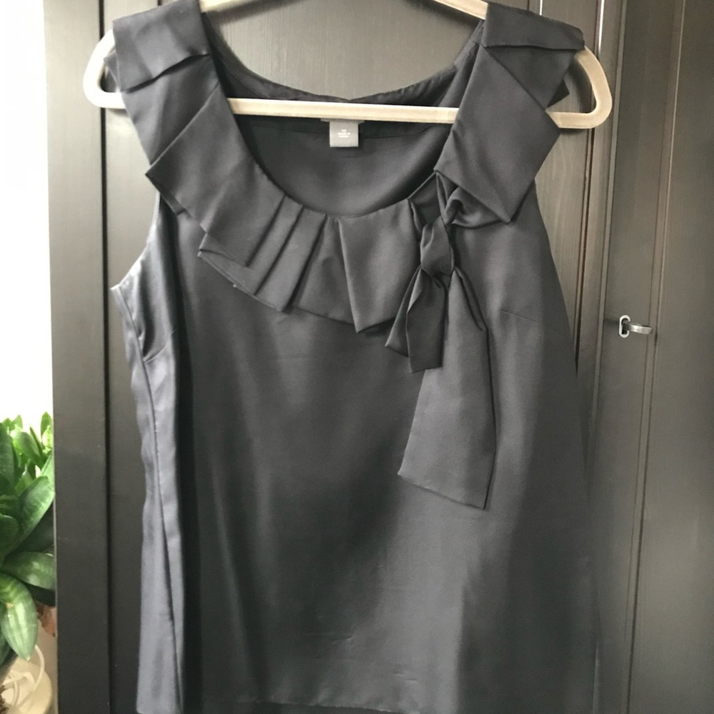Ann Taylor ruffled collar silk tank. Size 12